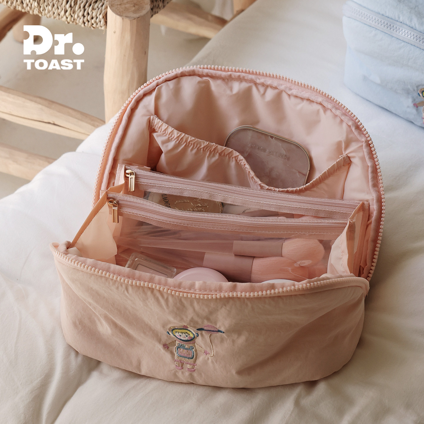 化妆包女2026新款ins软乎乎夹棉旅行出差收纳包大容量便携洗漱包