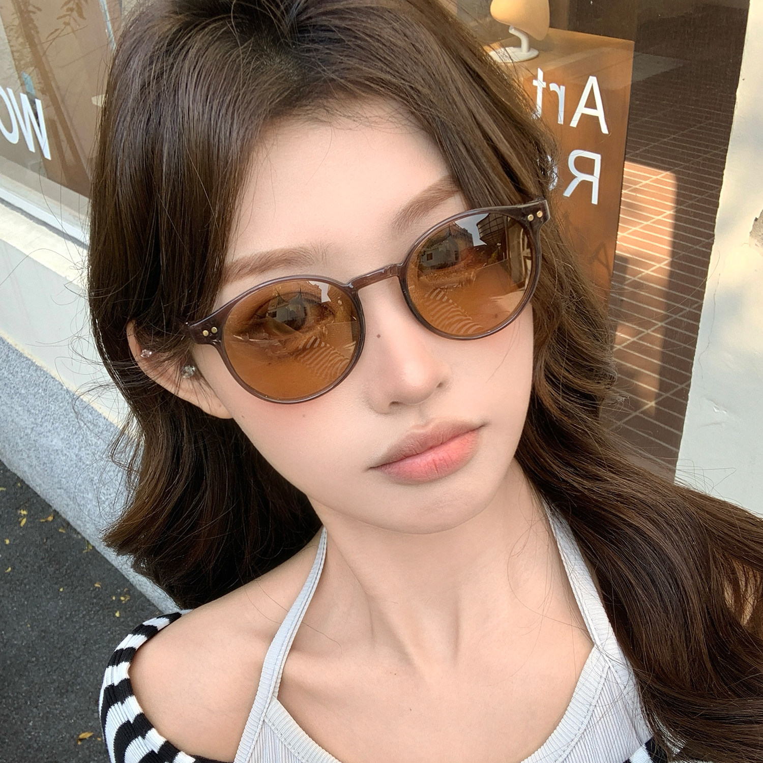 网红爆款复古茶色太阳镜女防紫外线遮阳优雅小脸轻质墨镜显白拍照