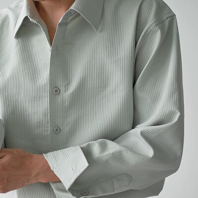 Liberty Kostume 小清新绿色条纹纯色宽松休闲衬衫男女情侣潮