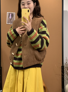 Vaoom-牛角扣韩系时髦感毛毛感保暖马甲(含100羊毛)K1427