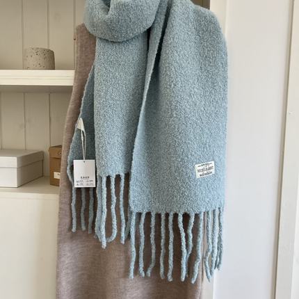 SOLO'S ACC-字母围巾女冬季保暖软糯百搭长款流苏围脖披围巾M50
