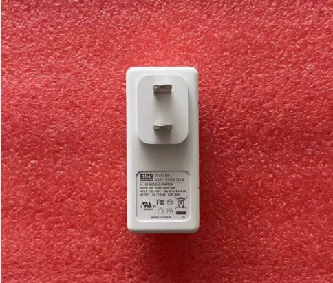 대만 MEAN WELL POWER GSM12U05-USB 12W AC-DC 고신뢰성 녹색 의료용 어댑터