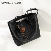 香港品牌包包女式 2025新款 女包托特包大容量通勤单肩包小众编织包