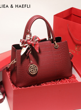 香港品牌复古妈妈结婚包红色女包包高级感婆婆婚宴手提包生日礼物