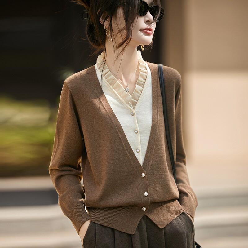 高品质精纺羊毛开衫女秋冬木耳边假两件针织上衣时尚洋气毛衣外套