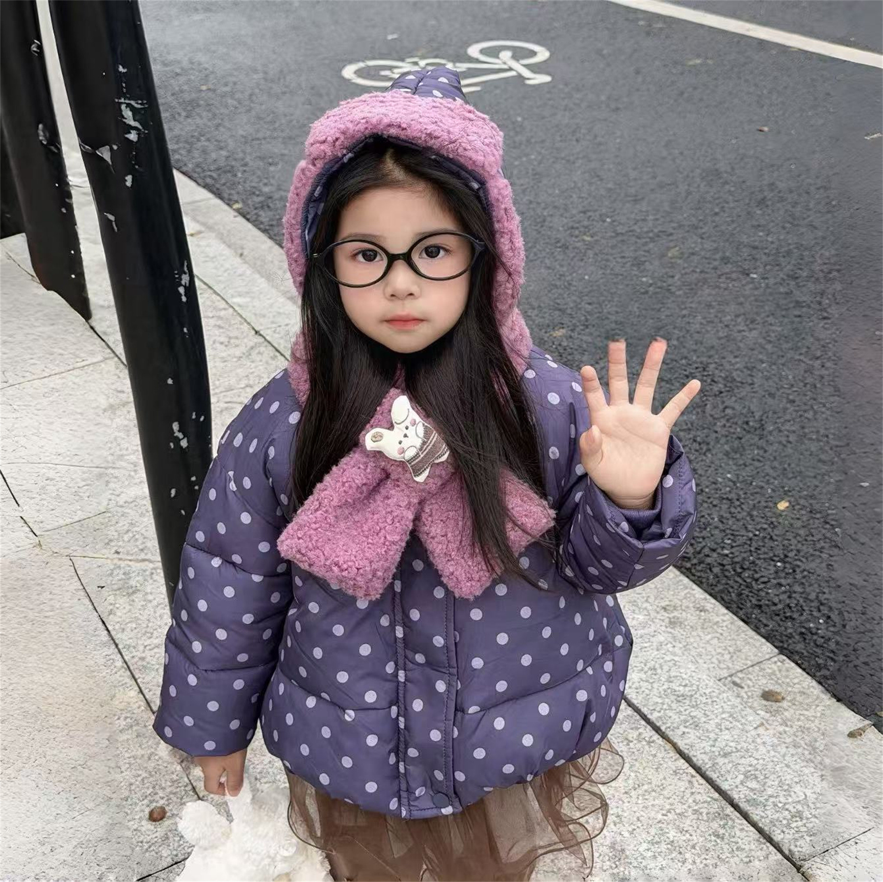 韩版儿童洋气波点连帽棉衣2025冬装女童加厚小丑帽保暖外套送围巾