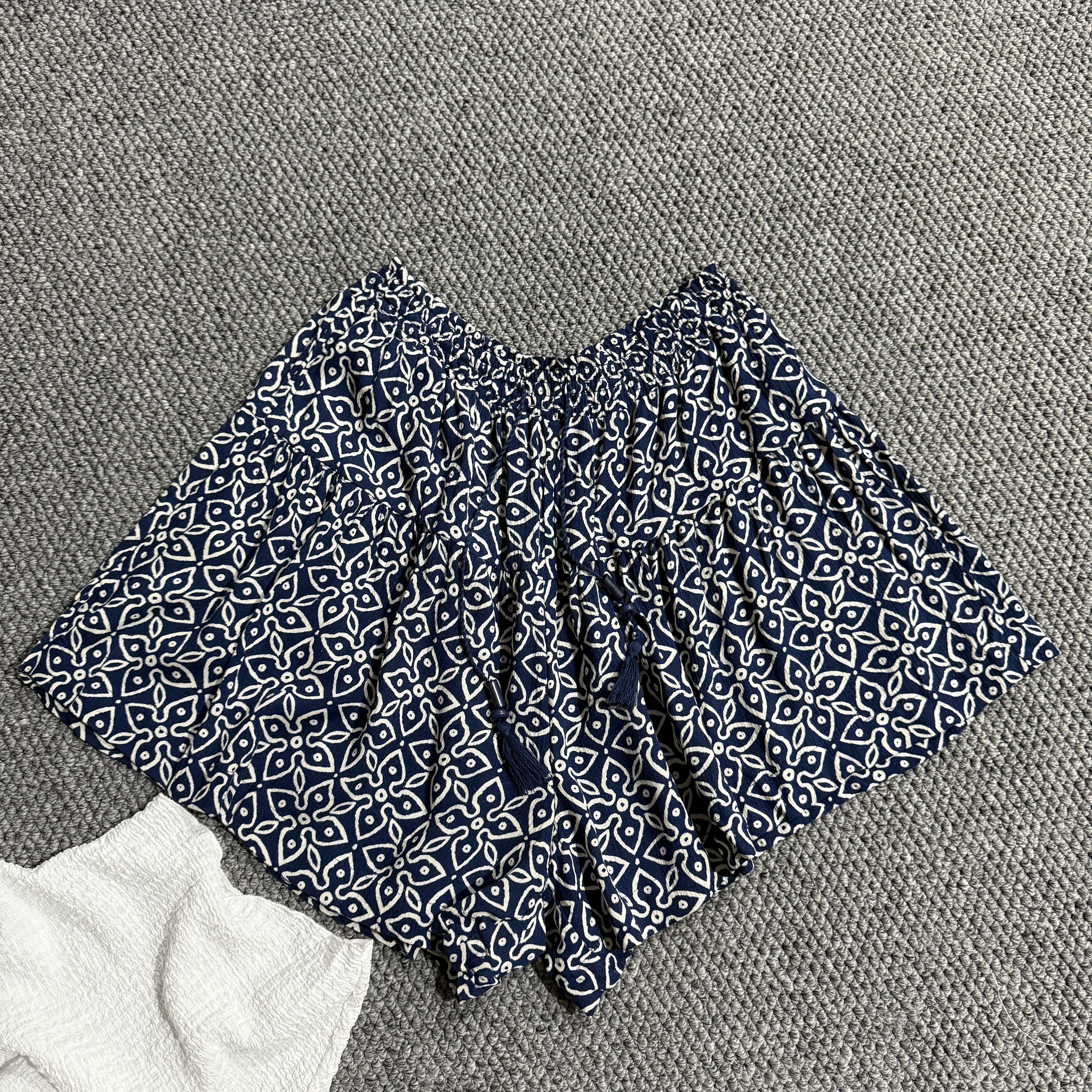 西班牙品牌 女夏款松紧腰调节基础简约复古柔美居家休闲短裤裙裤