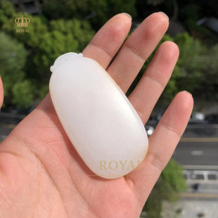 ROYAL珠宝新疆和田玉籽料无事牌送人朋友老婆节生日求订结婚礼物