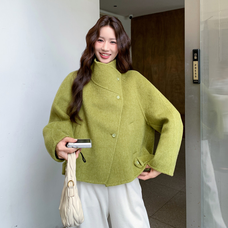 韩系短款牛油果绿双面呢大衣女