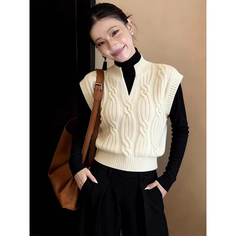 韩版高级感洋气简约显瘦百搭白色针织麻花v领无袖背心马甲毛衣女
