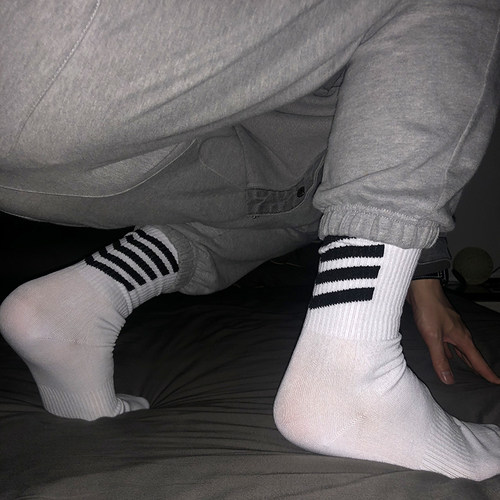 男士条纹百搭纯棉防臭吸汗中筒袜