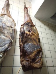 恩施建始富硒土特产农村散养粮食年猪柏枝树烟熏腊猪蹄子4斤包邮