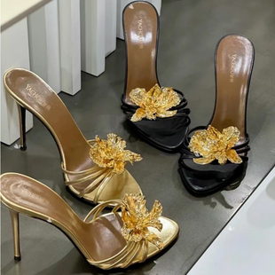 2025年新款夏季金属花朵法式绝美细带凉拖鞋女细跟高跟鞋黑色凉鞋