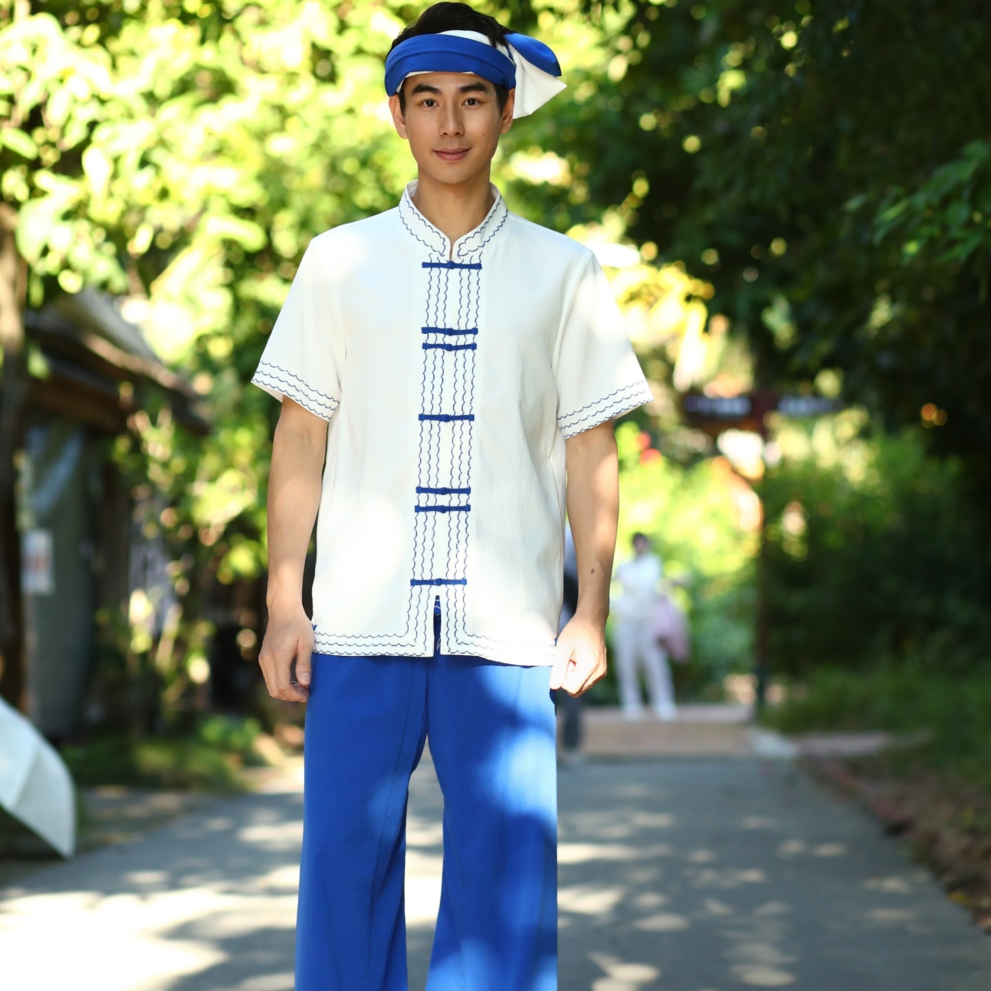 沙芭利 西双版纳男士傣族服装 传统蓝白撞色短袖套装民族风演出服