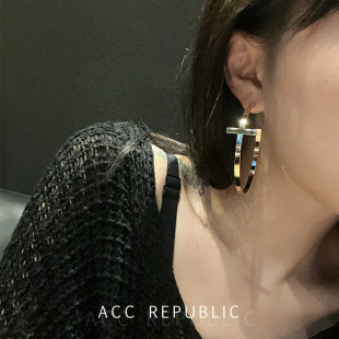 accrepublic 原创十字架圈耳环小众设计耳圈时尚简约百搭圆环耳钉