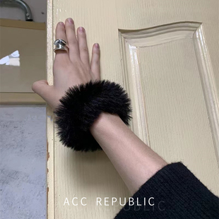 accrepublic 秋冬可爱彩色毛绒感柔软随意日常发绳发圈双马尾发饰
