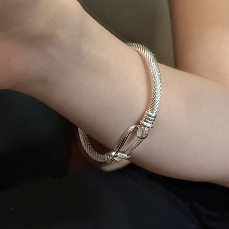 东大门S925通体纯银重工马蹄扣手镯极简高级感轻奢手镯手链,饰品/流行首饰/时尚饰品新,银饰手镯,淘宝优惠券,粉丝福利购,淘宝优惠卷
