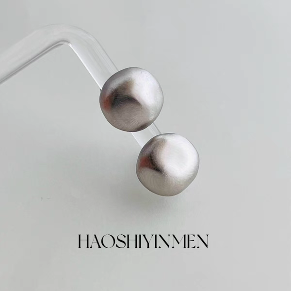 设计师款S925通体纯银拉丝磨砂圆球耳钉女通勤高级感气质简约耳钉