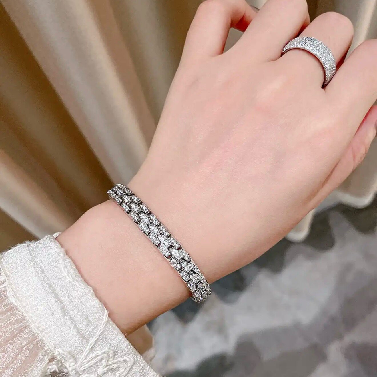 设计师款S925纯银镀铑金水钻蛇形手链小众设计感高级轻奢手链