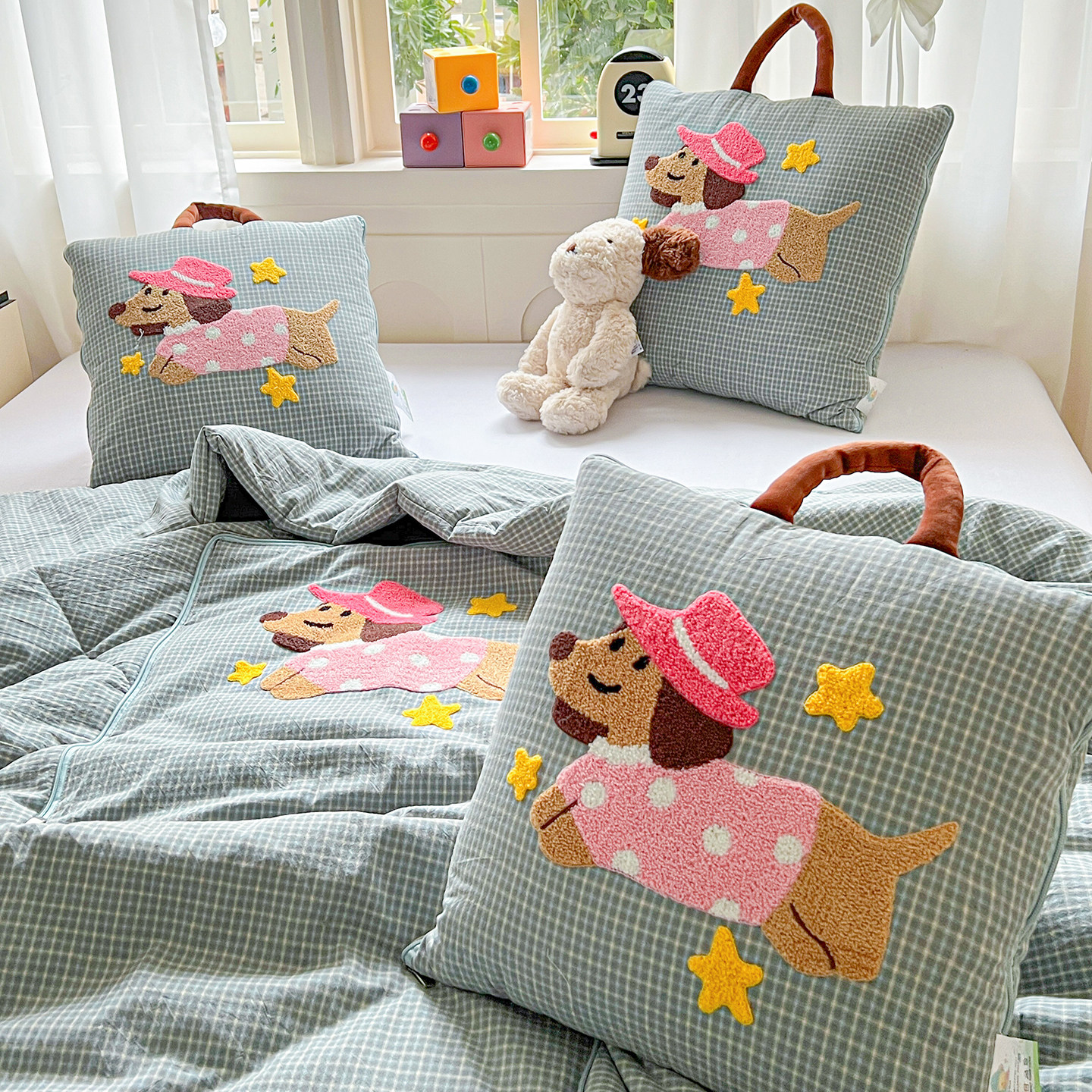 纯棉抱枕被子两用个性卡通办公室午睡空调被车载靠枕车用靠垫枕头