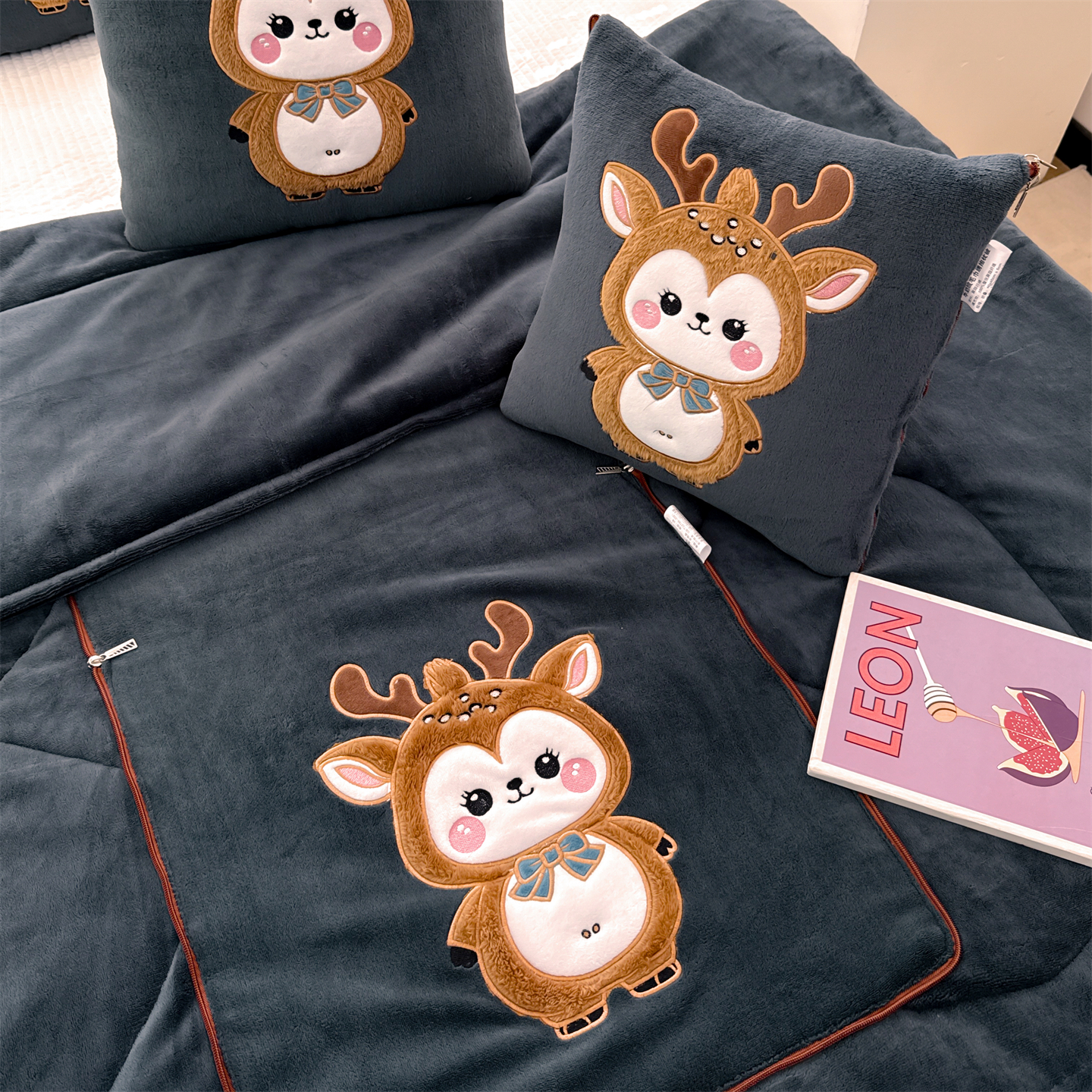 抱枕被子两用加厚保暖可爱办公室午睡空调被沙发盖毯靠枕车靠垫冬