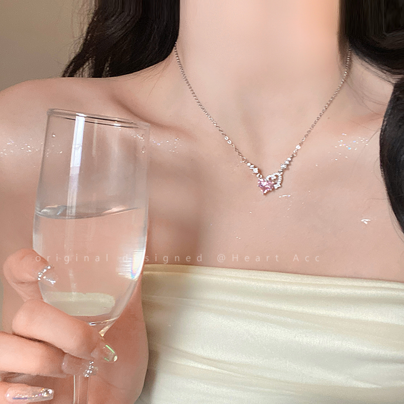 粉色爱心锆石项链女款轻奢小众精致锁骨链夏日高级感百搭气质配饰