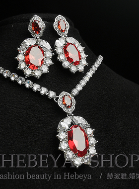 红色复古珠宝款经典设计款新娘礼服锆石耳环项链套装改无耳洞耳夹