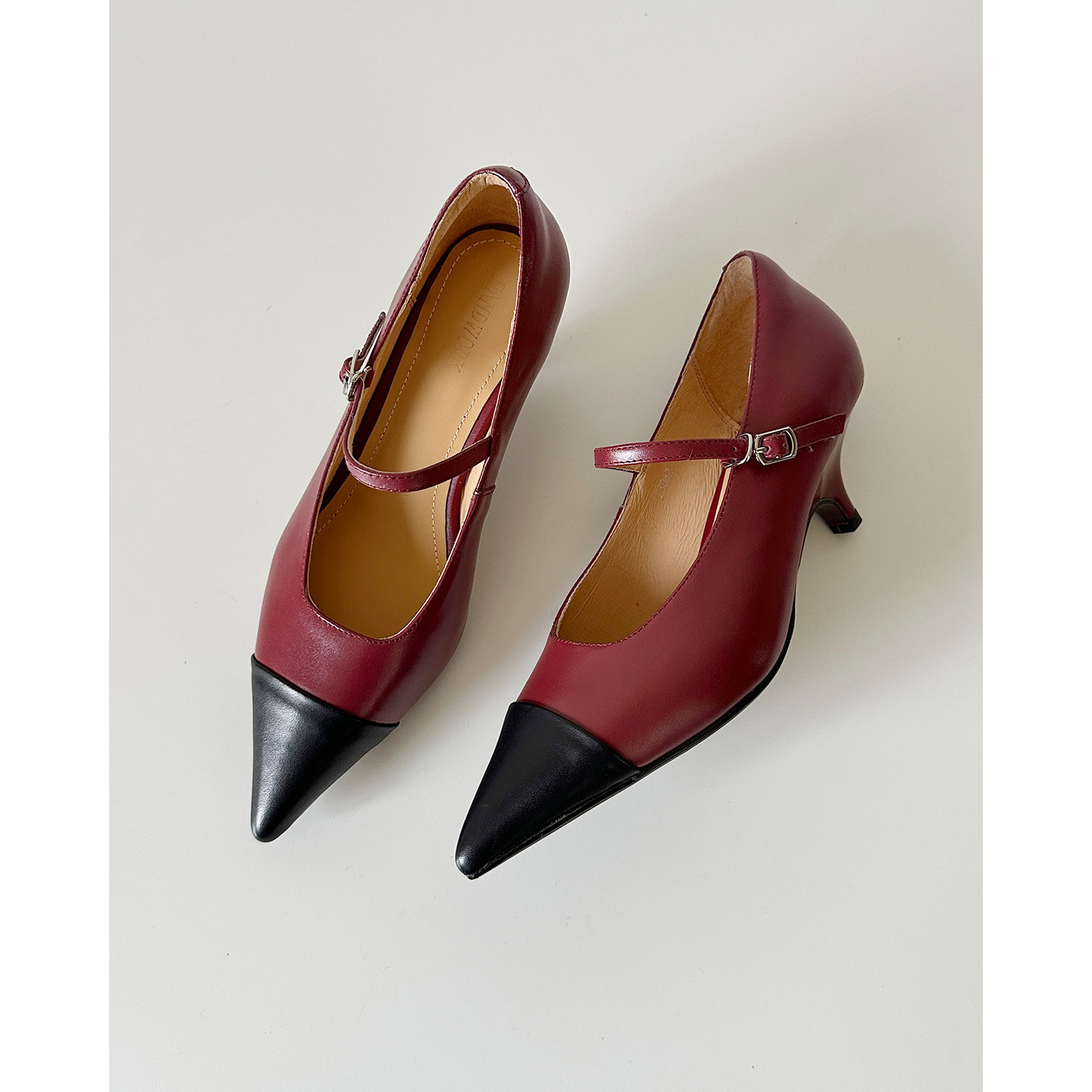 2026年春季新款撞色拼接尖头浅口单鞋一字扣带牛皮版舒适透气细跟,女鞋,玛丽珍鞋,淘宝优惠券,粉丝福利购,淘宝优惠卷