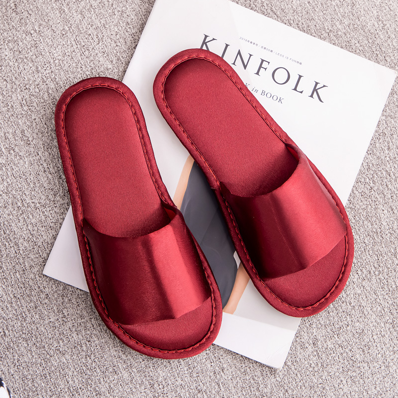 结婚伴娘拖鞋女新婚绸缎红拖鞋婚礼新娘晨袍搭配鞋女厂家