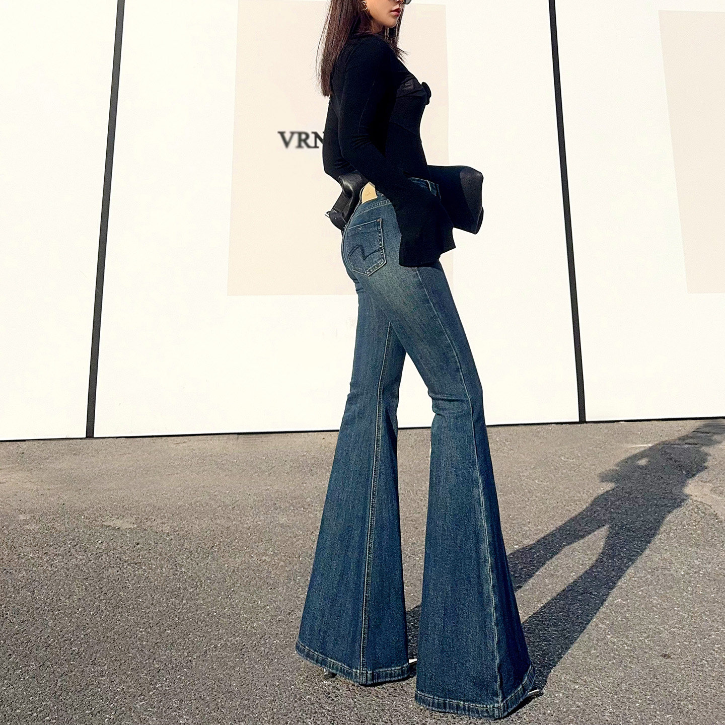 杨杨 复古港风深蓝色大喇叭牛仔裤女春秋高个子紧身提臀弹力长裤