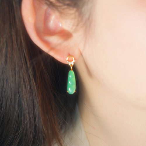 和颜悦色翡翠天然珍宝权威证书