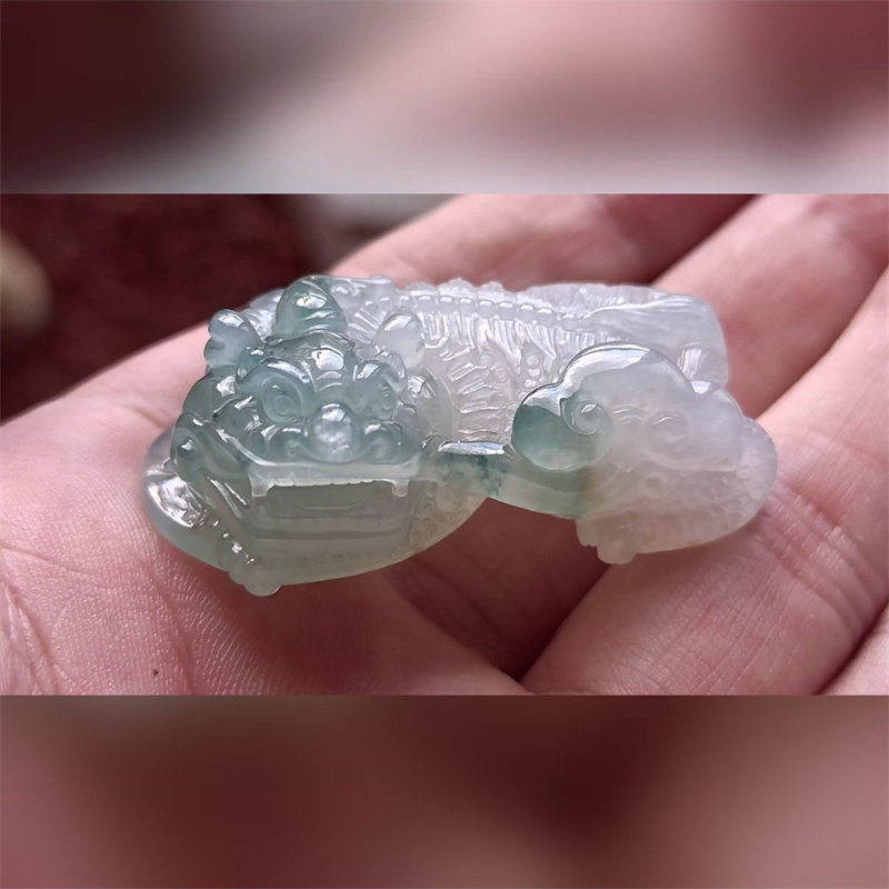 9601翡翠貔貅吊坠男女冰糯种高端玉石器霸王皮丘挂件天然A货