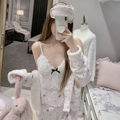 甜美纯欲少女海岛绒三件套带胸垫