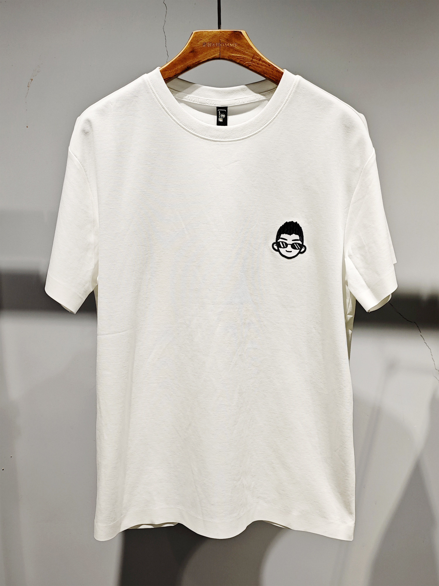 素拼男装2024夏季新款短袖t恤黑标醋酸面料无痕压胶痞帅圆领质感