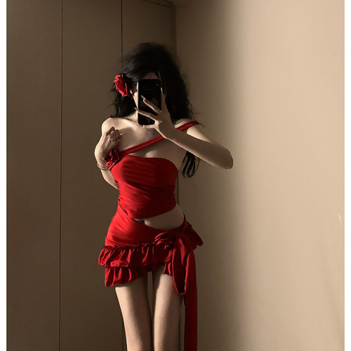 纯欲风红色比基尼分体泳衣女