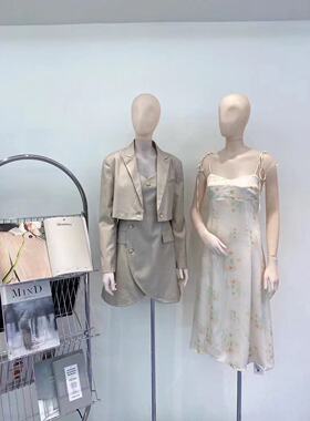 HP  广州uus 2021年秋季新款设计感弧形门襟排扣吊带裙套装