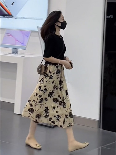 送运费险气质显瘦碎花裙