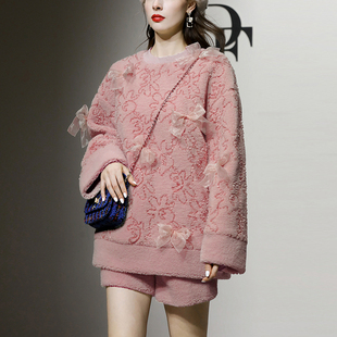 2025秋冬季新款圆领蝴蝶结宽松落肩套头毛绒卫衣拼接短裤套装女