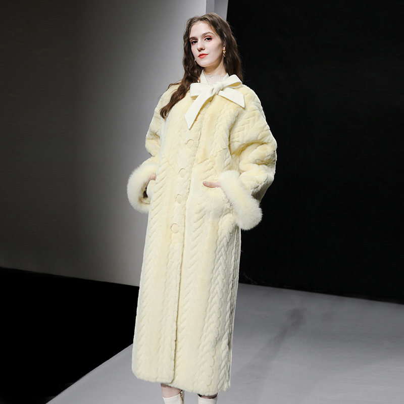 2025冬季气质蝴蝶结麻花辫蝙蝠袖狐狸毛环保皮草大衣皮毛一体