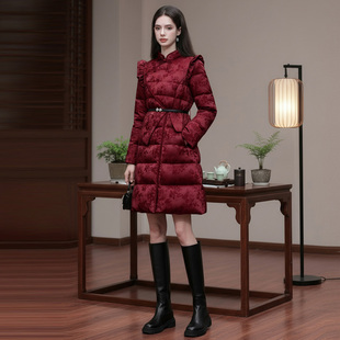 2025年冬季新款新中式国风长袖收腰设计提花年衣红色羽绒服外套女