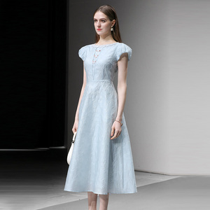 2026夏季新款法式轻奢高级感提花公主泡泡袖收腰大摆通勤连衣裙