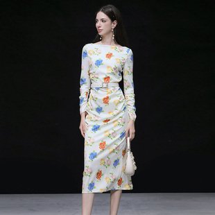 气质一字肩长袖 时尚 收腰直筒印花连衣裙 新款 2026春季