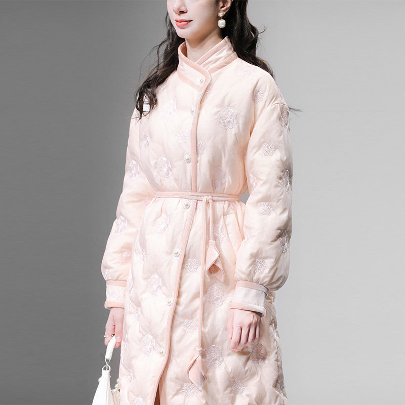 2025冬季新款新中式半高领灯笼袖系带收腰国风刺绣白鸭绒羽绒服