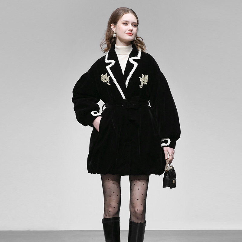 2025冬季新款翻领撞色包边提花设计宽松版短款哑光丝绒羽绒服外套