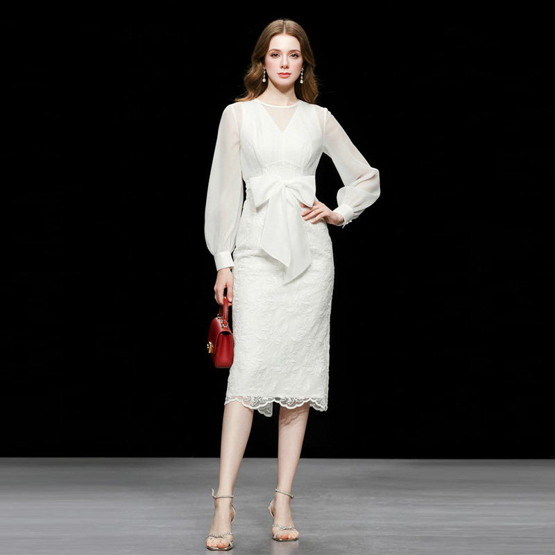 2026春季新款气质法式V领朦胧感蕾丝假两件绑带时尚白色连衣裙