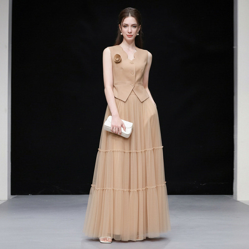 2026夏新款个性V领无袖收腰立体花马甲上衣+高腰纱裙长款裙子套装