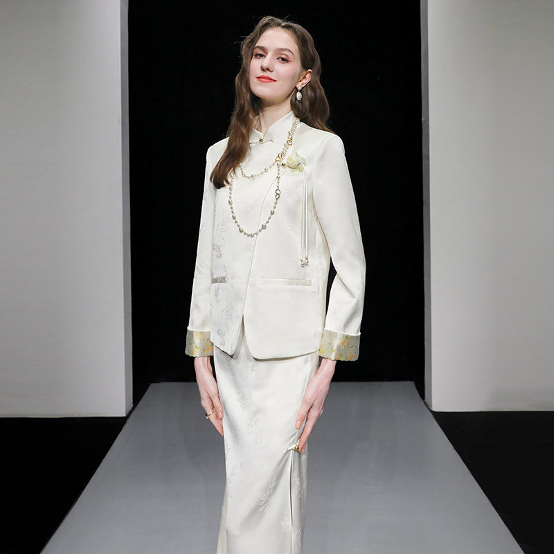 2026春季新款气质新国风花朵盘扣暗纹上衣收腰显瘦开衩半裙套装