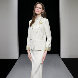 2026春季新款气质新国风花朵盘扣暗纹上衣收腰显瘦开衩半裙套装