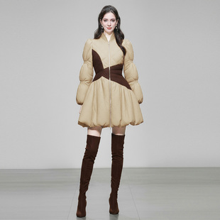 冬季女装2025新款撞色收腰气质短款白鸭绒羽绒服千金风荷叶摆外套