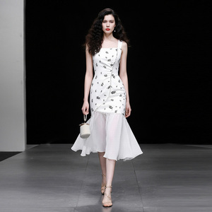 2026夏季新款时尚气质吊带裙法式方领修身显瘦荷叶边雪纺连衣裙女